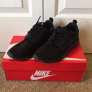 Black Nike Roshe One Sneakers